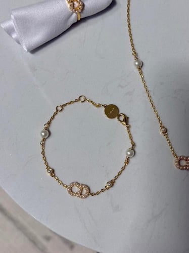 طقم DIOR ذهبي 4 قطع