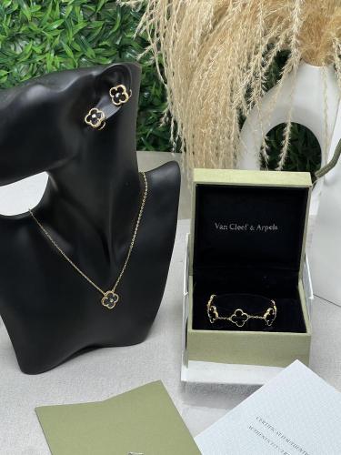 طقم van cleef ذهبي - اسود