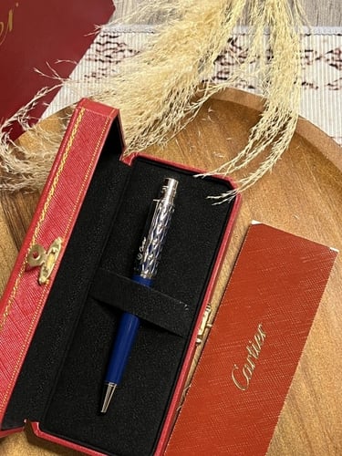 قلم حبر من مجموعة سانتوس دو كارتيه