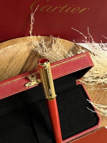 قلم حبر من مجموعة سانتوس دو كارتيه