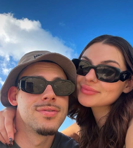 نظارة PRADA المشهورة