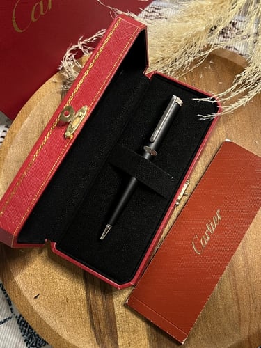 قلم حبر من مجموعة سانتوس دو كارتيه