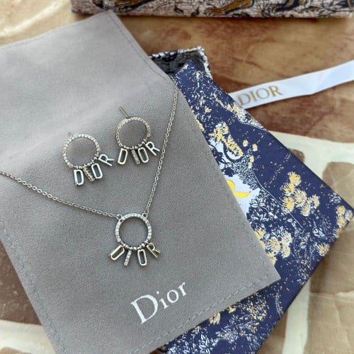 سلسال Dior معدن فضي