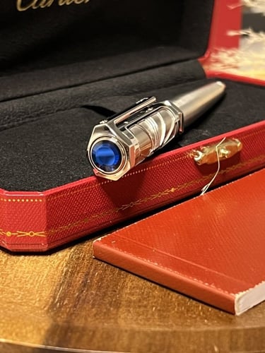 قلم حبر من مجموعة سانتوس دو كارتيه