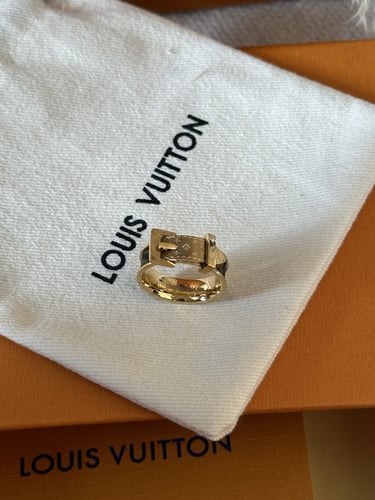 خاتم LOUIS VUITTON ذهبي