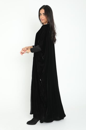 عبايه بشت مخمل اسود