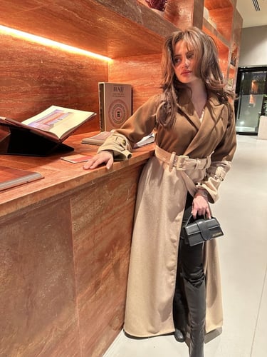 عباية جوخ بيج وبني