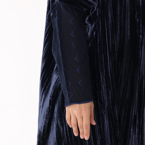 Navy Blue plissé velvet abaya with Chiffon Embroid...