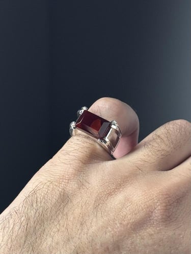 كرزي زعفراني مترش بأسنان