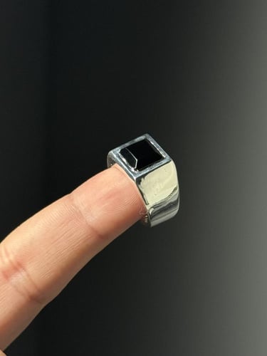 جزع اسود مربع مترش