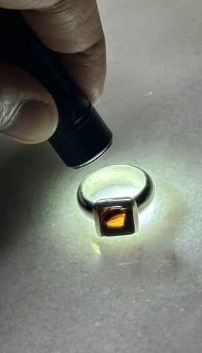 مربع زعفراني صغيره