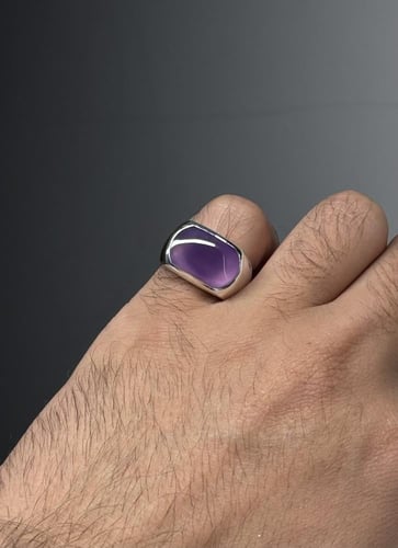 بنفسجي غامق زجاجي