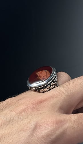 أحمر مزعفر تشجير خفيف