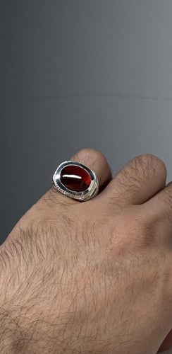 منوصف كرزي زعفراني واحمر زجاجي