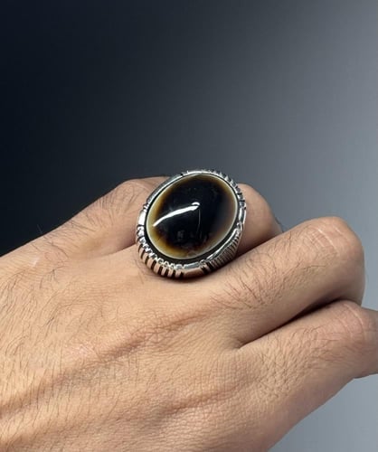 جزع بقراني أسود بطن أحمر