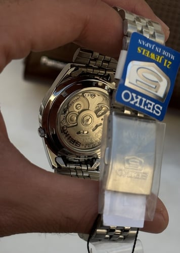 سيكو ٥ - ميناء وارقام مميزه