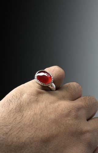 أحمر رماني زجاجي مائي