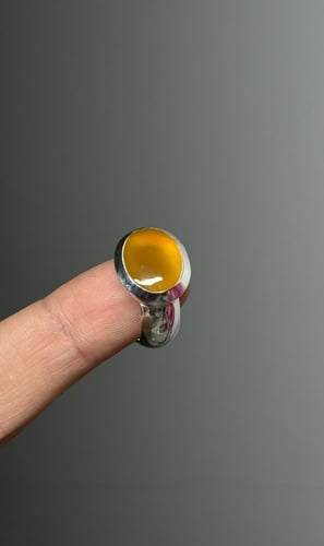 أصفر ليموني