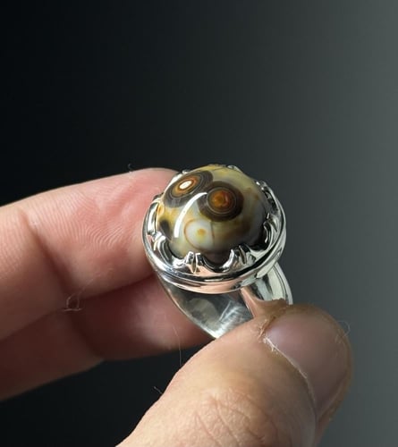 هندي عينين ألوان