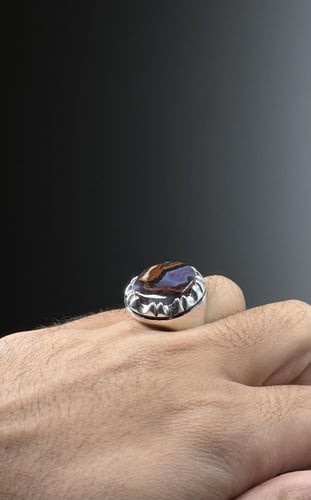 بنفسجي زعفراني خرائطي