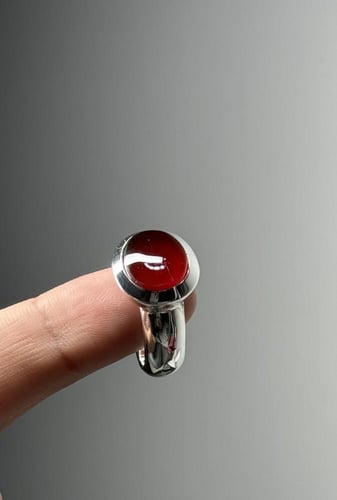 أحمر زجاجي مائية