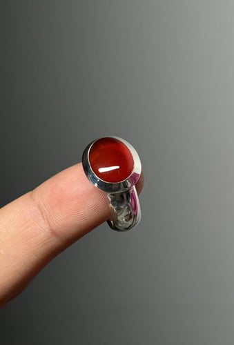 أحمر رماني زجاجي 2