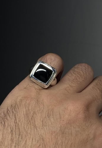 جزع اسود مربع