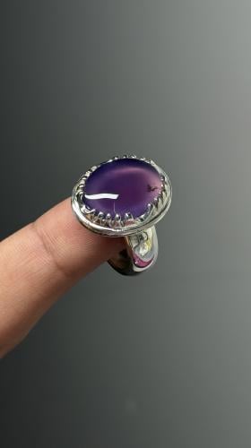 بنفسجي زجاجي لون مشع مشجر - مائيه عاليه