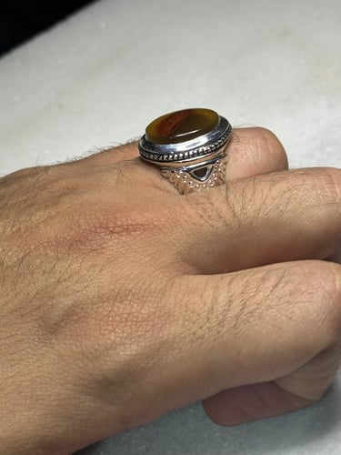 زيتي زجاجي زعفراني