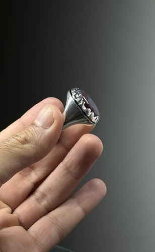 بنفسجي زعفراني خرائطي