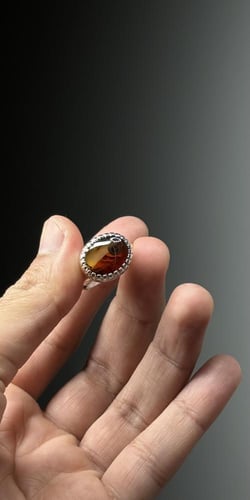 أصفر وبرتقالي وأحمر خام متداخل مصور