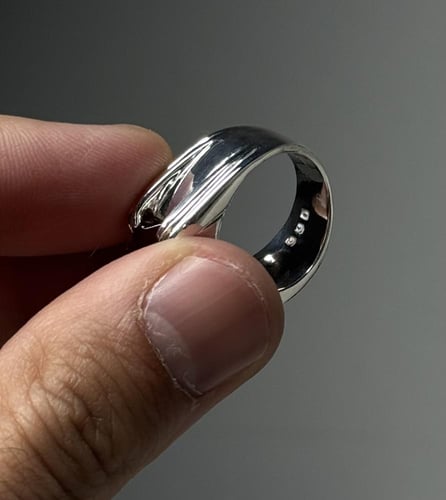 أحمر زجاجي مترش - اسنان