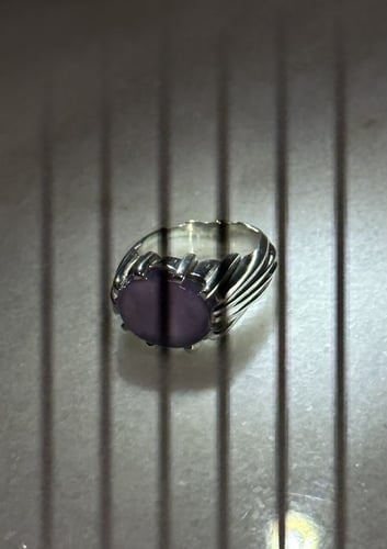 بنفسجي غامق عرض