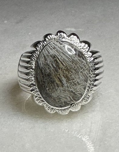 مسماري - تكلس طرفي محسوس