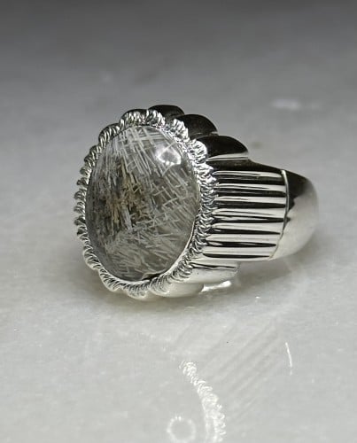 مسماري - تكلس طرفي محسوس