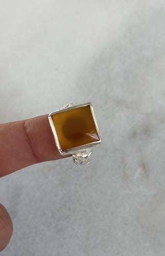 اصفر ليموني مربع | نقش بدون تكحيل