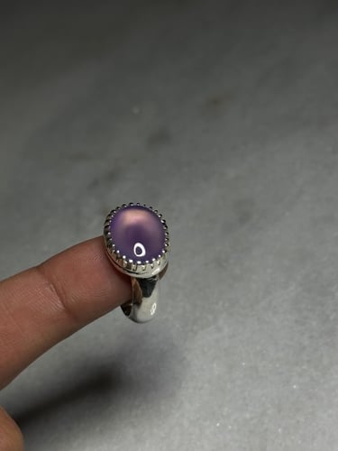 بنفسجي زجاجي فاتح