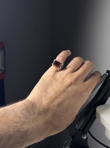 كرزي زعفراني مترش بأسنان