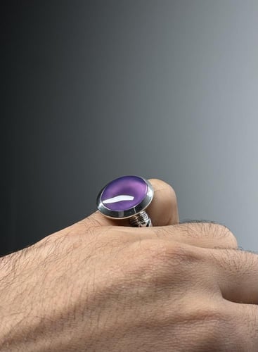 بنفسج غامق زجاجي