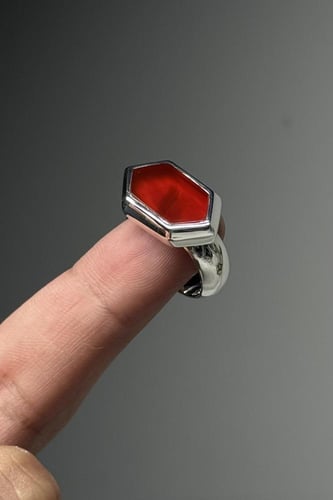 أحمر زجاجي قصه مميزه - صياغه كلاسيك مغلقه