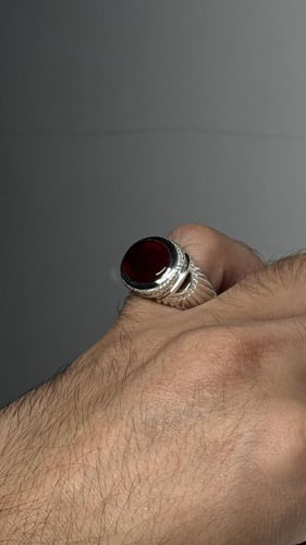 أحمر ياقوتي زجاجيه عاليه