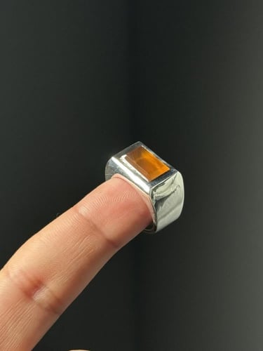 أصفر زعفراني زجاجيه عاليه مترش