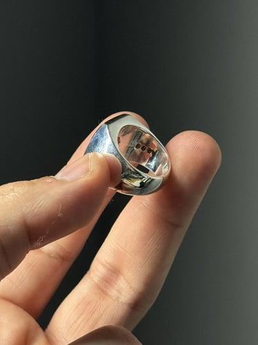 أحمر ياقوتي زجاجي