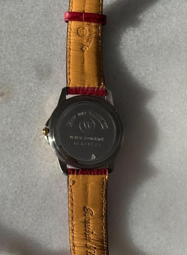 ويست إند فنتج مخزنه - سير أحمر