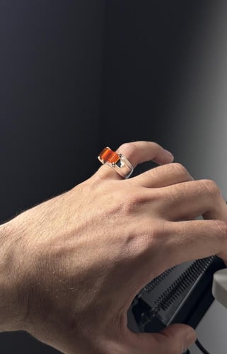 زجاجي لونين تايقر بأسنان