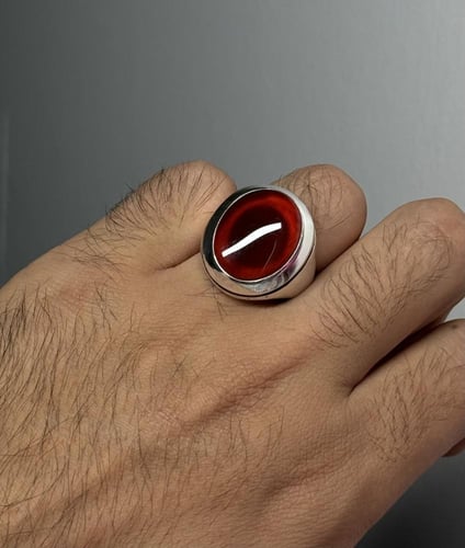 أحمر رماني زجاجيه عاليه