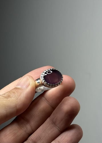 بنفسجي غامق