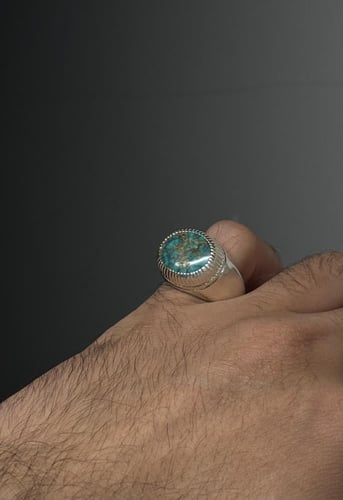 فيروز نيشابوري أخضر