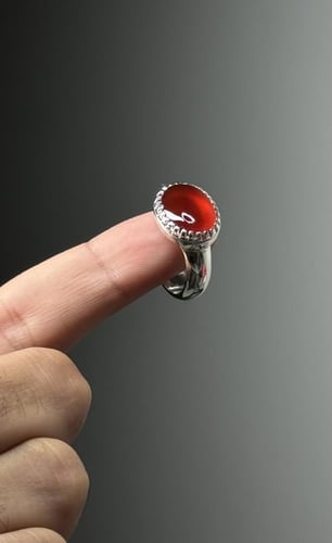 أحمر رماني زجاجي مائي