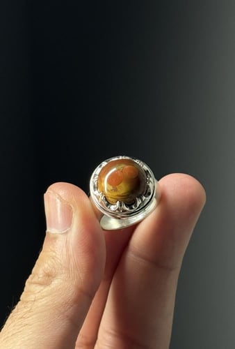 هندي عينين بافوري